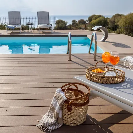 With Sea View Private Pool تيراسيني